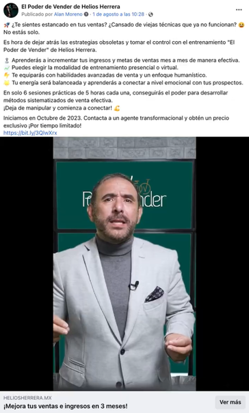 Un hombre, de pie delante de un fondo verde con el texto "Helios Herrera", gesticula con las manos mientras presenta información sobre ventas y formación en español.